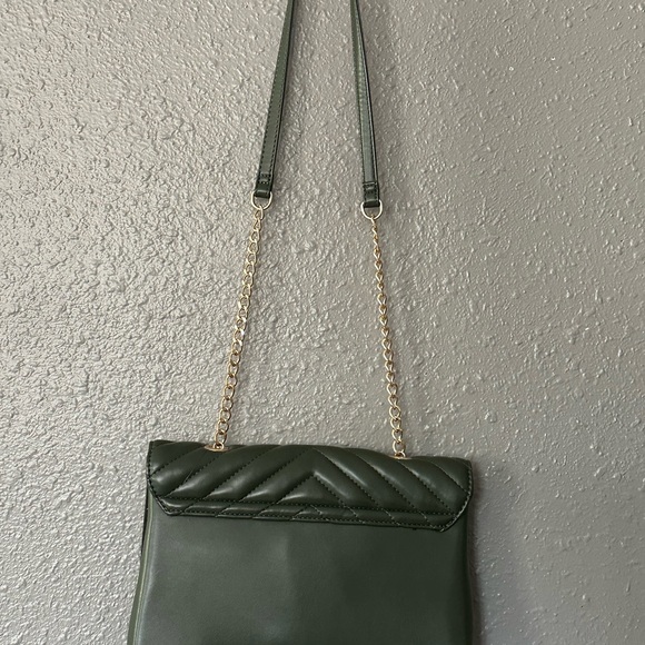 Crossi Purse- Green Chevron Design with Gold Accents - NWOT Shoulder Crossbody. - Picture 6 of 15